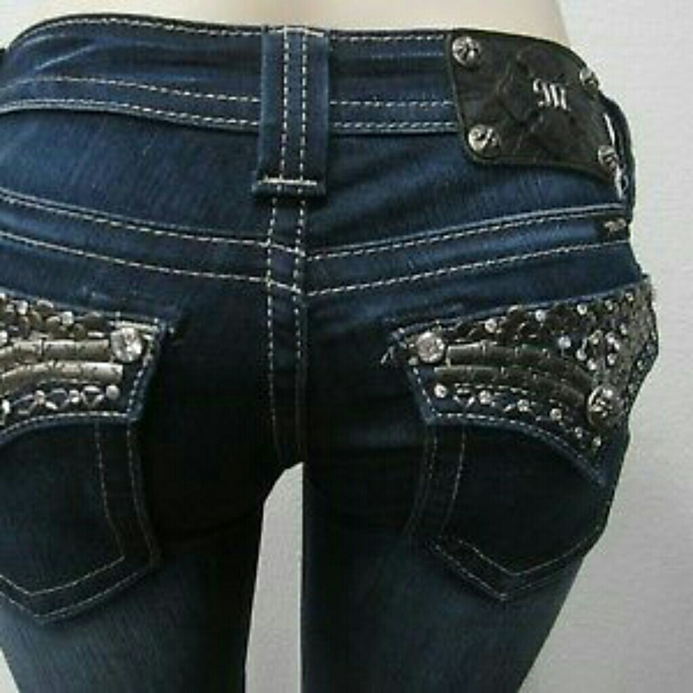 🌸Miss me rhinestone jeans sz 26